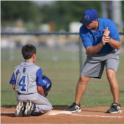 A Checklist for Beginner Players: Bat, Hat, Baseball Turf Shoes, What Else? - HB Sports