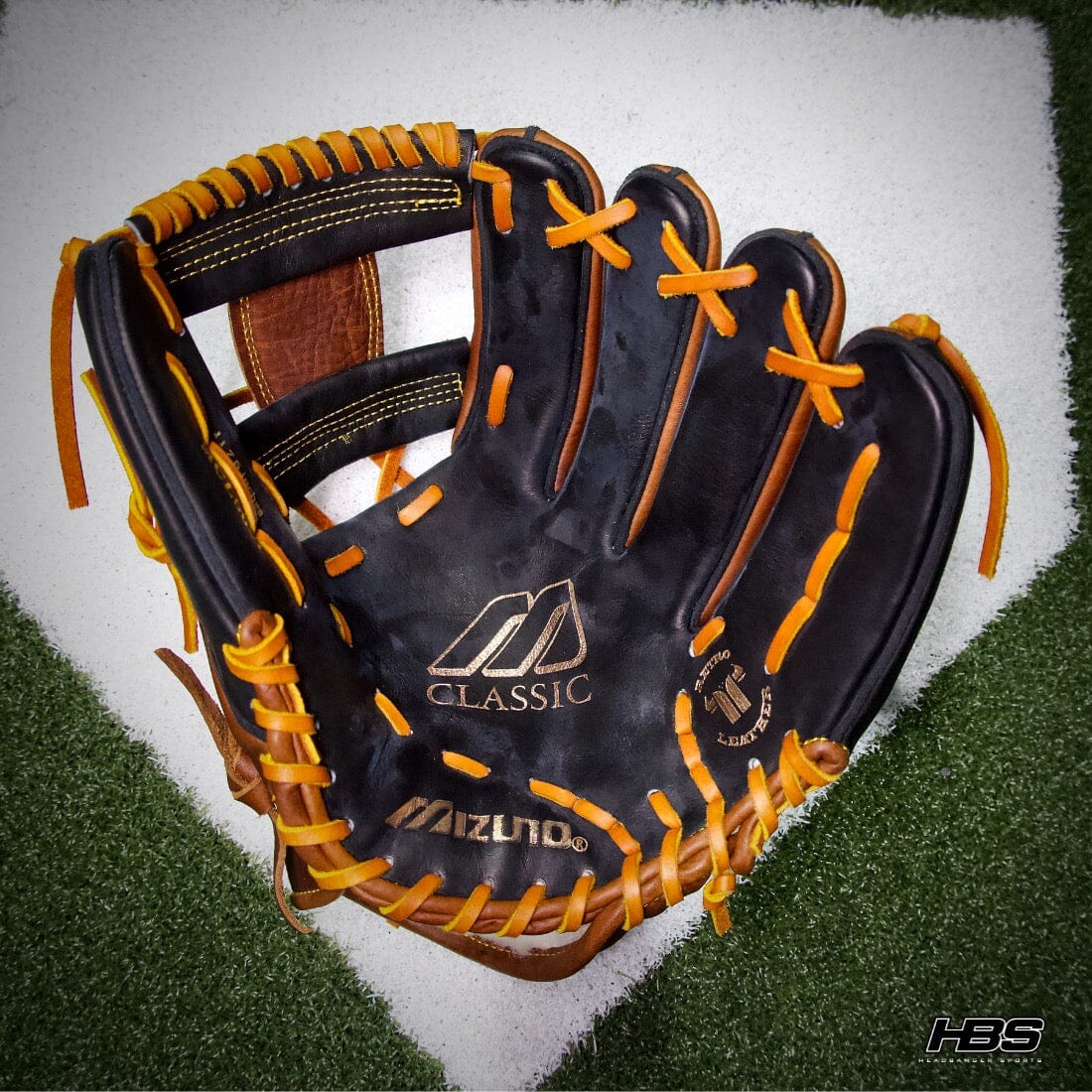 Mizuno Chipper Jones Classic Pro '99 11.75" Infield Baseball Glove: MCL-5001