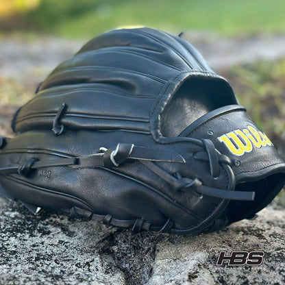 2024 Wilson Glove Day Series Black A2000 1786 11.5” Infield Baseball Glove: WBW102071115