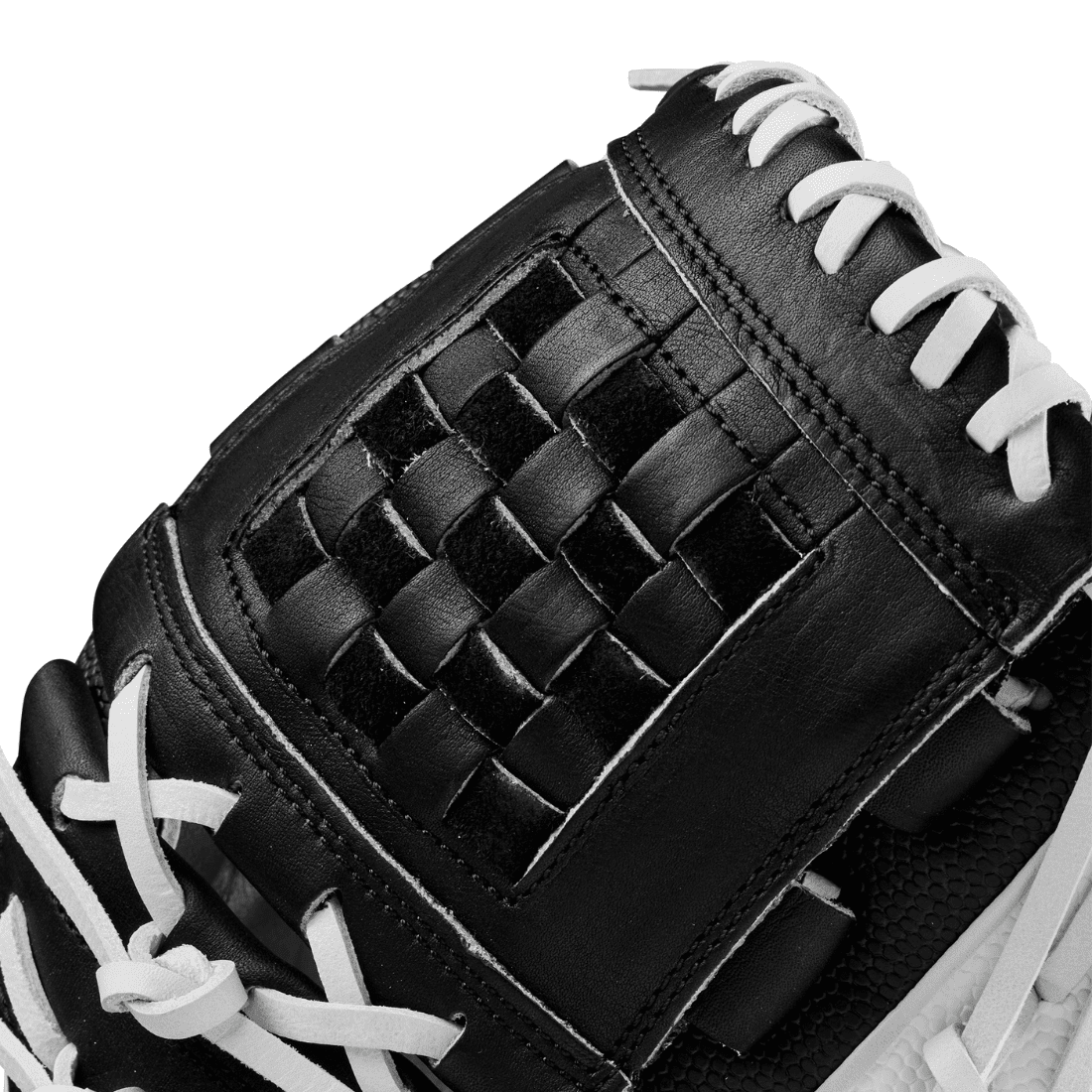 2024 A2000 Classic P12 12" Infield Fastpitch Softball Glove: WBW10267512