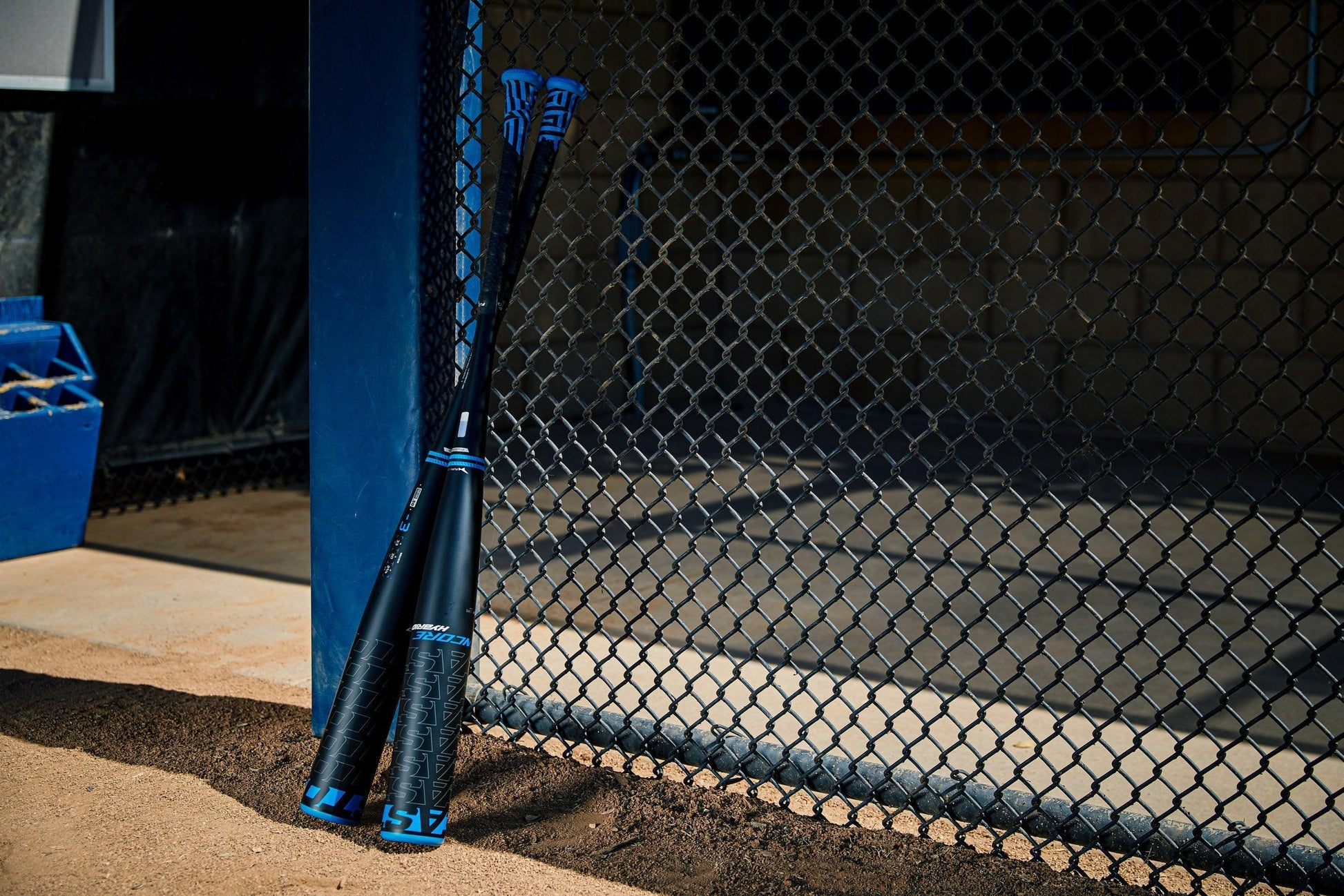 Shop the 2023 Easton Encore Hybrid (-3) BBCOR Baseball Bat: BB23EN at Headbanger Sports