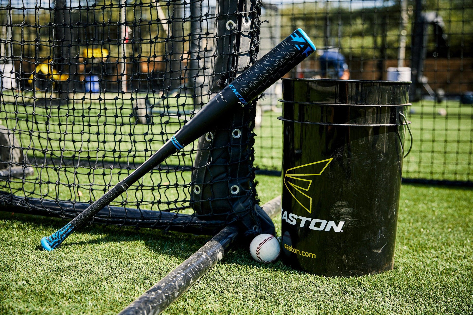 Shop the 2023 Easton Encore Hybrid (-3) BBCOR Baseball Bat: BB23EN at Headbanger Sports